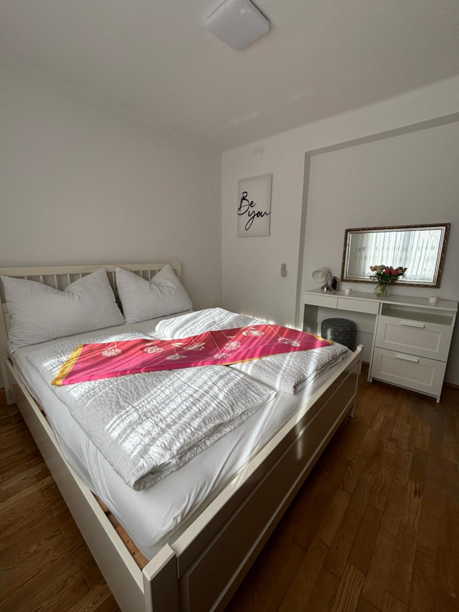Wohnung See- Und Bergnaehe Gmunden Esterno foto